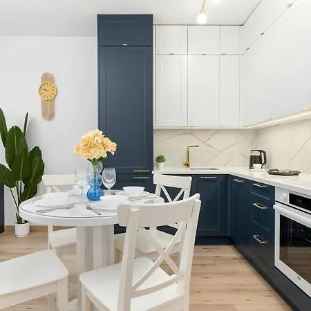 Unique 1 Bedroom With Parking And Gym Access By Renters