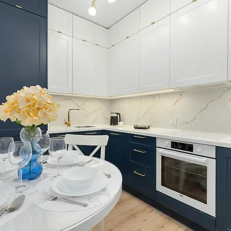 Unique 1 Bedroom With Parking And Gym Access By Renters * גדנסק