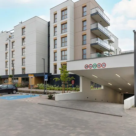 Unique 1 Bedroom With Parking And Gym Access By Renters *