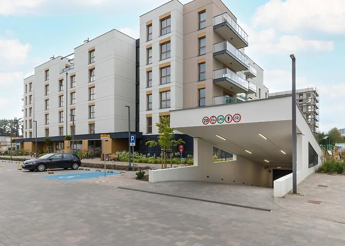 Unique 1 Bedroom With Parking And Gym Access By Renters *