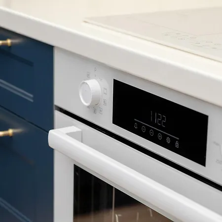 Unique 1 Bedroom With Parking And Gym Access By Renters Daire *