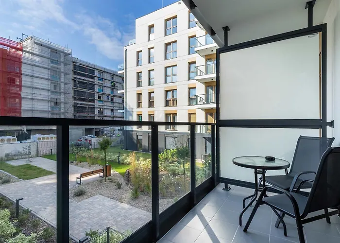 Апартаменты Unique 1 Bedroom With Parking And Gym Access By Renters Гданьск